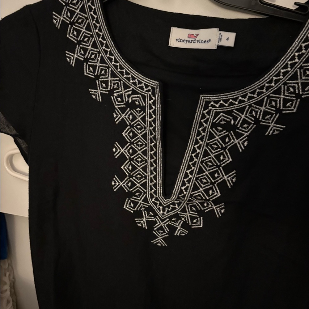 $10 Vineyard Vines Embroidered Shift Dress - Picture 2 of 7